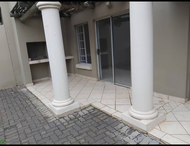 2 BEDROOM DUPLEX TO LET IN NORTH RIDING